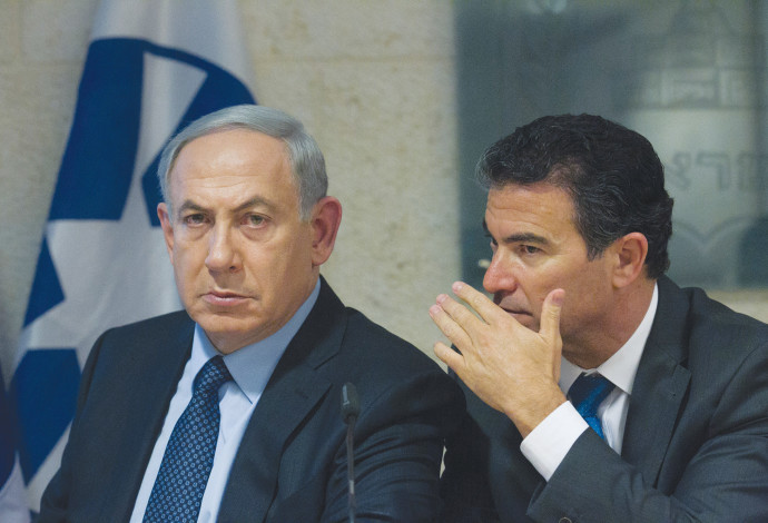 יוסי כהן ובנימין נתניהו (צילום: מרים אלסטר, פלאש 90)