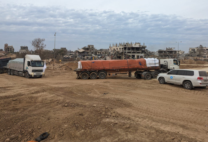  משאיות סיוע הומניטארי (צילום:  דובר צה"ל)