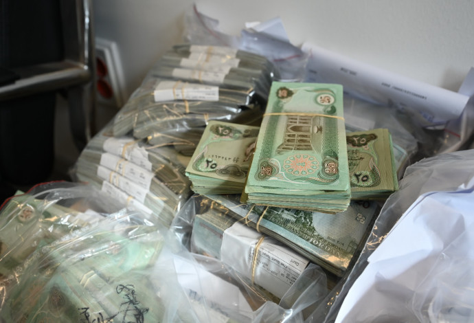 הכסף שנמצא ברצועת עזה (צילום: אגף דוברות וקשרי ציבור במשרד הביטחון)