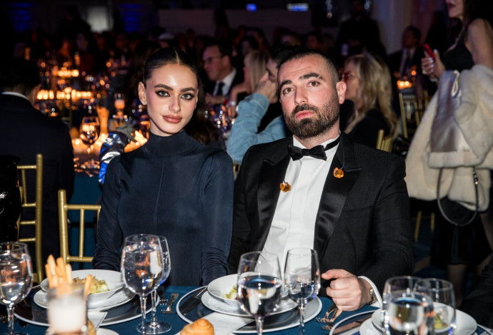 עומר אדם ויעל שלביה באירוע ההתרמה בניו יורק (צילום: אוהד קב)