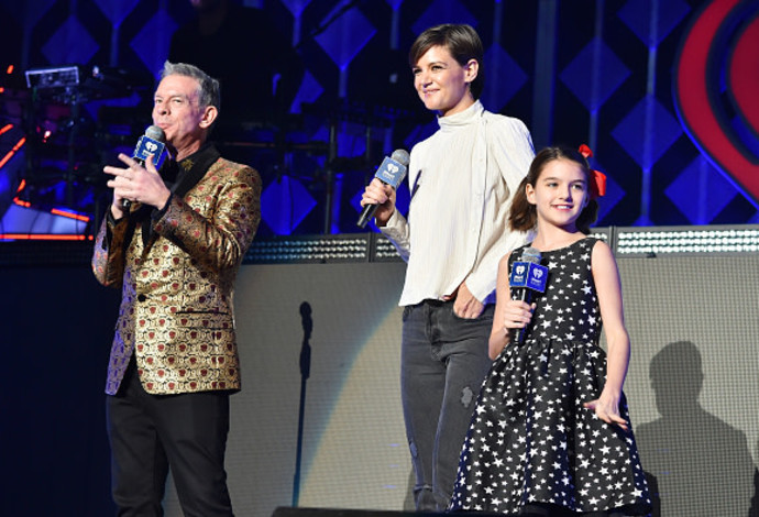 סורי קרוז בצעירותה עם אימה, קייטי הולמס (צילום: Theo Wargo/Getty Images)