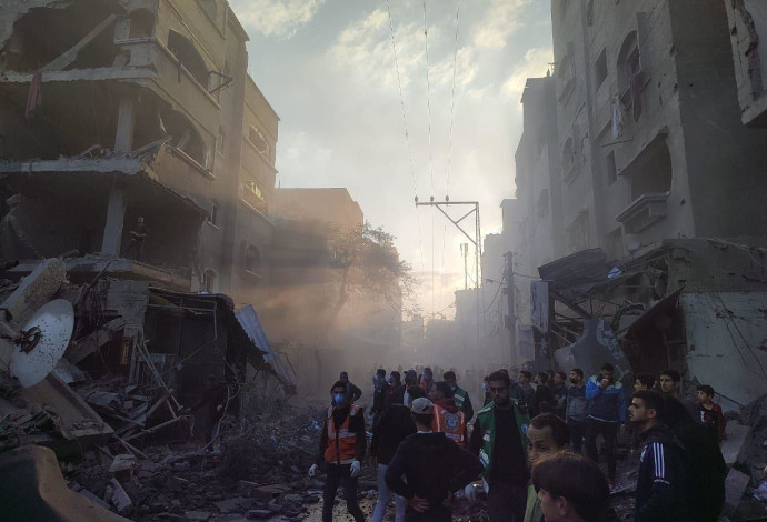 חאן יונס לאחר הפצצות צה''ל (צילום: רשתות ערביות)