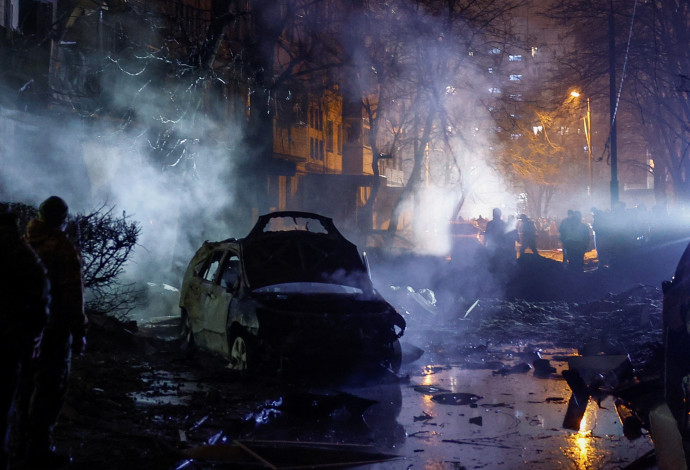 הפצצות מאסיביות בקייב (צילום:  REUTERS/Valentyn Ogirenko)