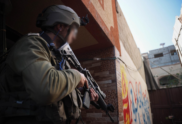 פעילות לוחמי חטיבת 'הראל' בבית חאנון בצפון רצועת עזה (צילום:  דובר צה"ל)