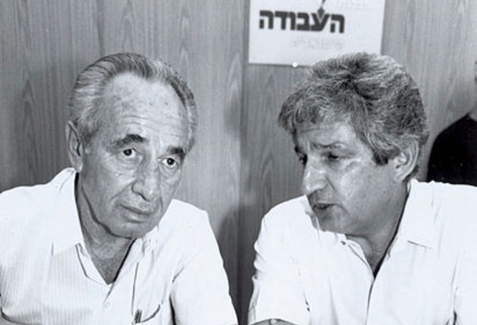 דוד ליבאי עם שמעון פרס (צילום:  ראובן קסטרו)