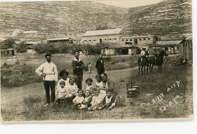 צילום מתוך תערוכה של ישראל אולשטיין אליצור (צילום: מוזיאון ארץ ישראל)