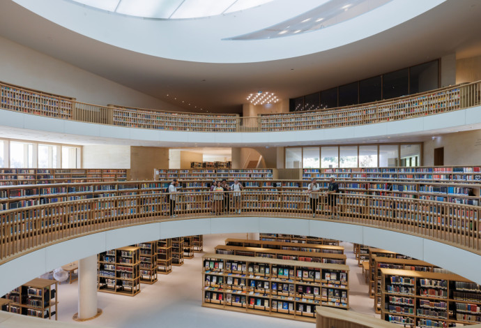 אולמות הקריאה במשכן הספרייה הלאומית החדשה (צילום:  איוואן באן)
