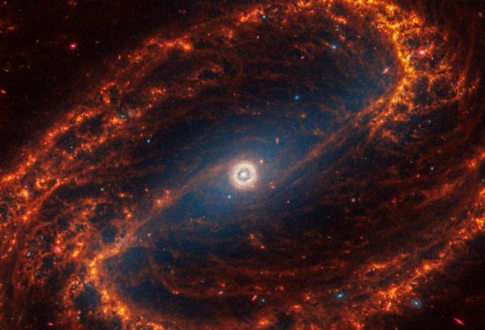אחת הגלקסיות שצולמו על ידי טלסקופ החלל ג'יימס ווב (צילום:  רויטרס)