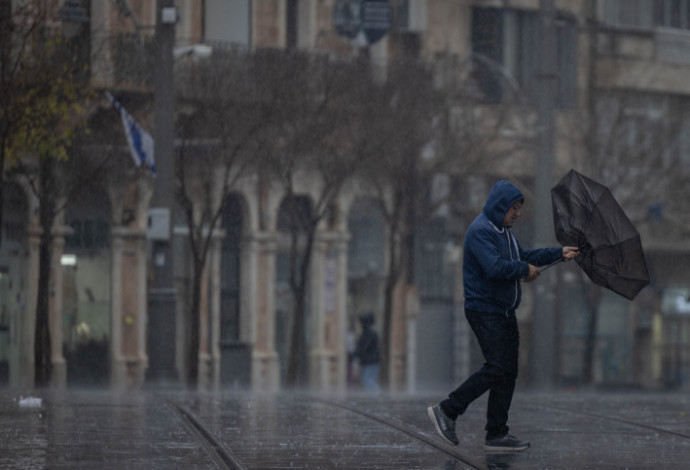 מזג אוויר גשום בירושלים (צילום:  חיים גולדברג, פלאש 90)