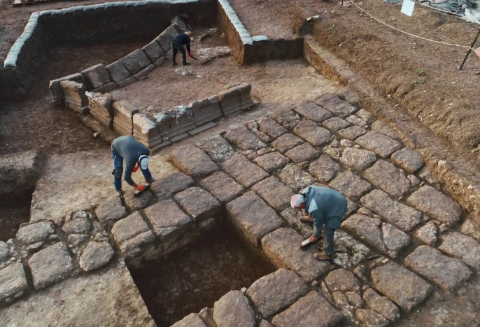 אתר ארכיאולוגי בתל מגידו (צילום:  אמיל אלג'ם, רשות העתיקות)