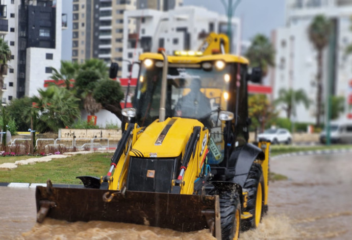 הצפות בחדרה (צילום:  שלומי גבאי עיריית חדרה)