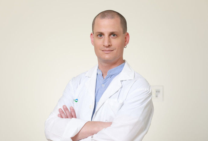 ד"ר עומר רוזנבאום, מומחה ברפואת עור (צילום:  יחצ)