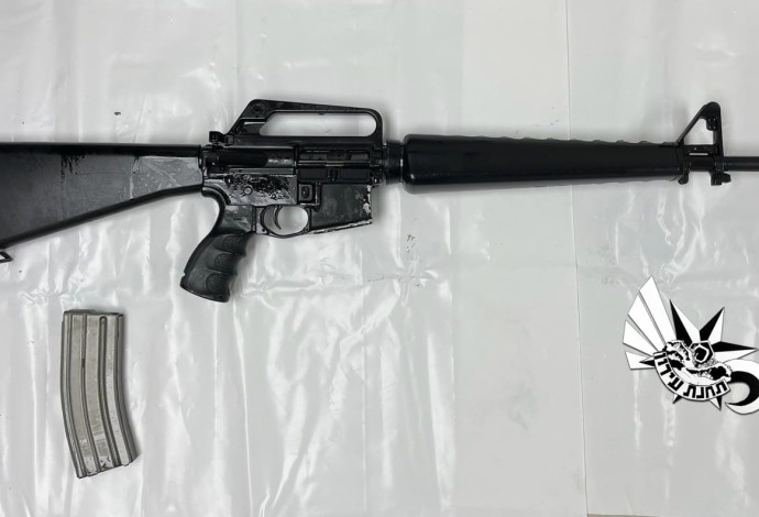 רובה סע"ר מסוג m16 (צילום:  דוברות המשטרה)