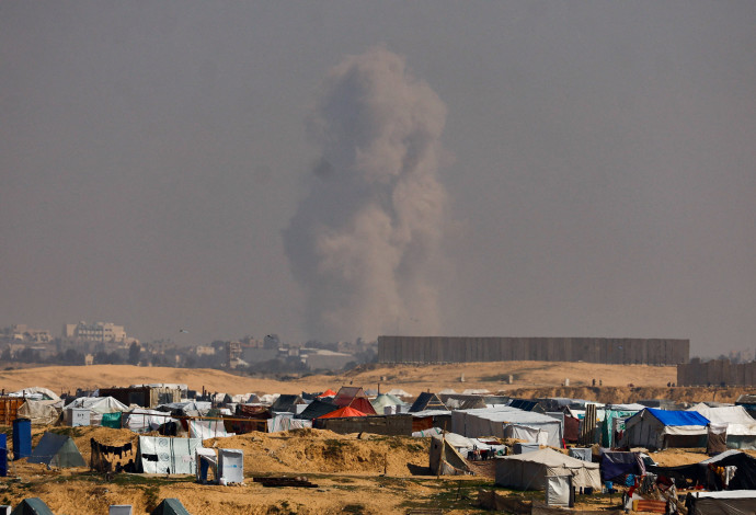 תקיפה ברפיח (צילום:  REUTERS/Ibraheem Abu Mustafa)