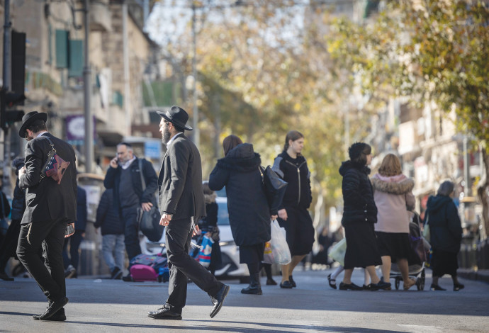 חרדים ברחוב במאה שערים אילוסטרציה (צילום:  חיים גולדברג, פלאש 90)