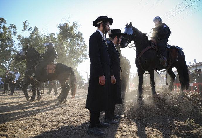 הפגנת חרדים בקריית גת (צילום:  יעקב לדרמן, פלאש 90)