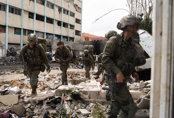 פעילות הכוחות בבית החולים שיפא (צילום:  דובר צה"ל)