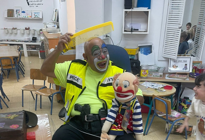 תמונה עבור "בוכה בפנים": ליצני בתי חולים משתפים באתגר המורכב שבזמן מלחמה