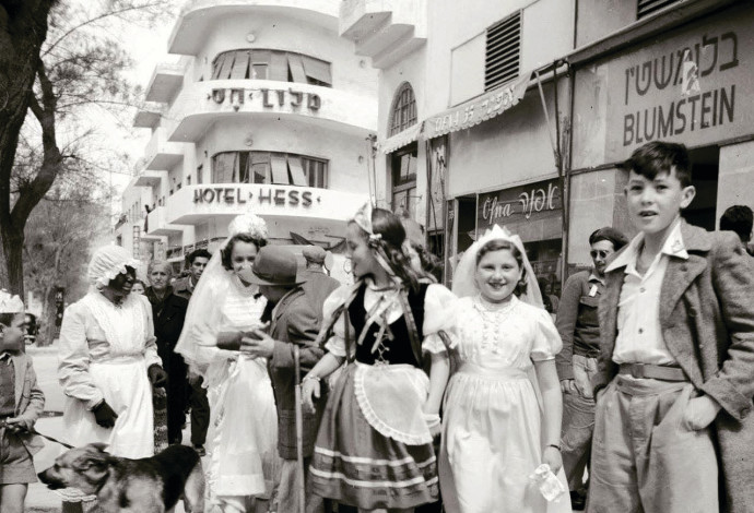 פורים תל אביב 1948 (צילום:  ויליאם ון דה פול)