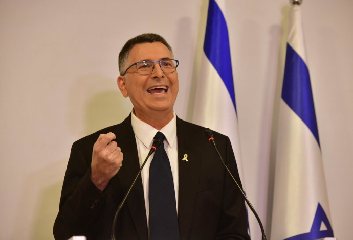 גדעון סער מודיע על פרישה מהממשלה (צילום:  אבשלום ששוני)