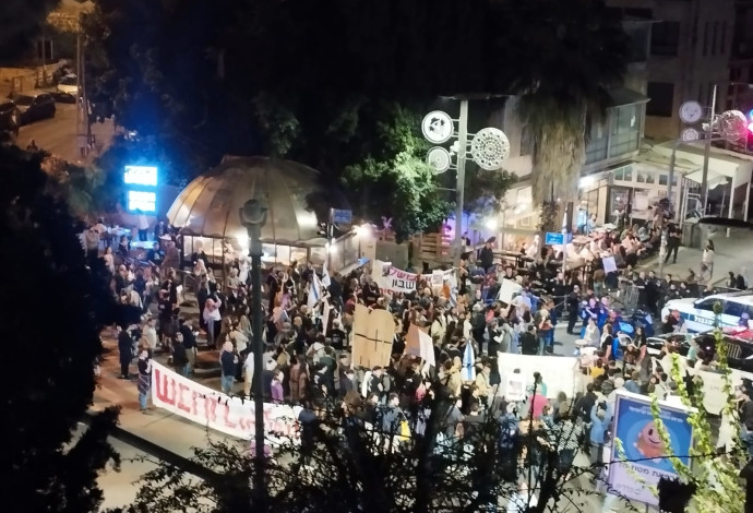 ההפגנה מול ביתו של נתניהו ברחוב עזה בירושלים  (צילום:  עידו אטד/TPS)