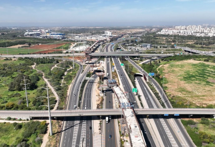 גשר הרכבת הארוך בישראל (צילום:  דוברות רכבת ישראל)