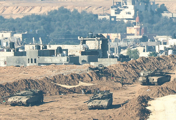 טנקים בעזה (צילום:  רויטרס)