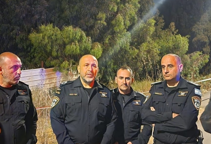 המשטרה בזירת החיסול בנתניה (צילום:  דוברות המשטרה)