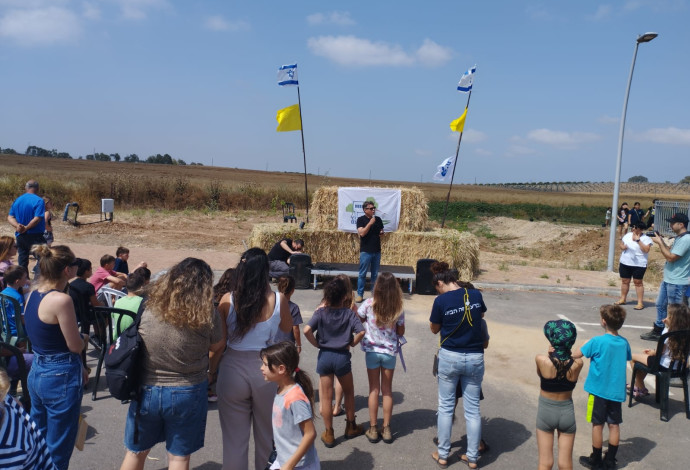 טקס נטיעות בקיבוץ גברעם (צילום:  דוברות התנועה הקיבוצית)