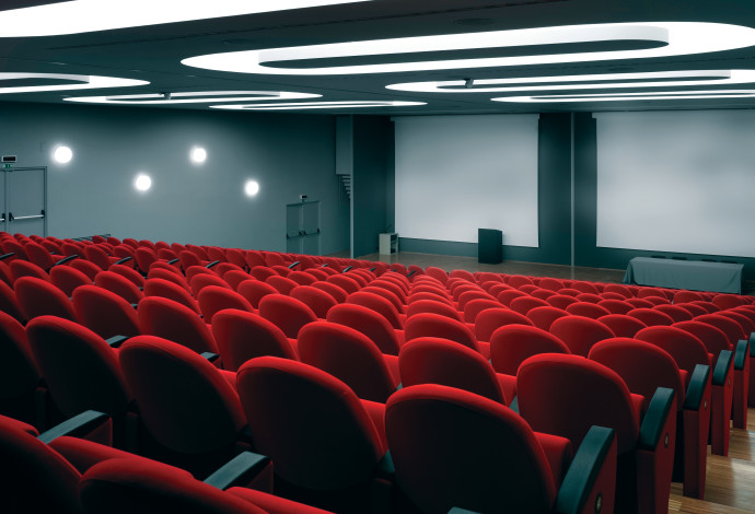 אולם קולנוע ריק (צילום:  אינגאימג')