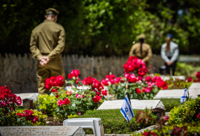 בית העלמין הצבאי בהר הרצל (צילום:  יונתן זינדל פלאש 90)