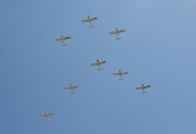 מטס ליום העצמאות (צילום:  אבשלום ששוני)