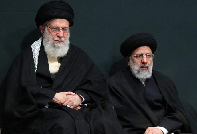 הנשיא ראיסי והמנהיג העליון של איראן חמינאי (צילום:  רשתות ערביות)