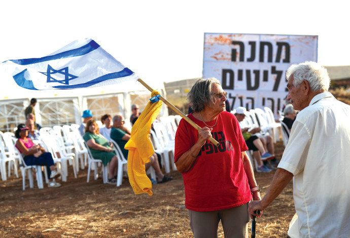 מאהל מחאה של תושבי הצפון בצומת עמיעד, השבוע (צילום:  איל מרגולין פלאש 90)