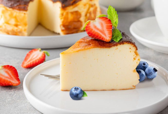 עוגת גבינה עם פירות יער ללא גלוטן ומועשרת בסיבים תזונתיים (צילום:  באדיבות "הרבלייף")