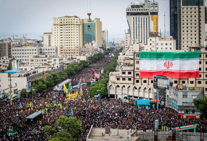 אירועי לווית הנשיא ראיסי באיראן (צילום:  רויטרס)