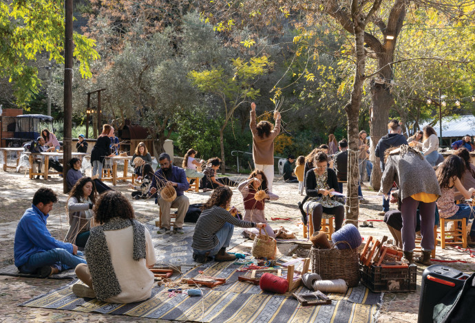 מפונים בעין יעל (צילום:  דנה בר סימן טוב)