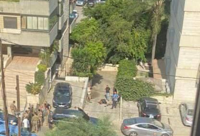 זירת הירי בשגרירות ארה"ב בביירות (צילום:  רשתות ערביות, שימוש לפי סעיף 27 א')