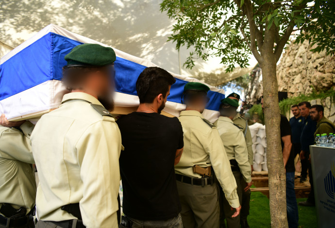הלוויתו של ארנון זמורה ז"ל (צילום:  דוברות המשטרה)
