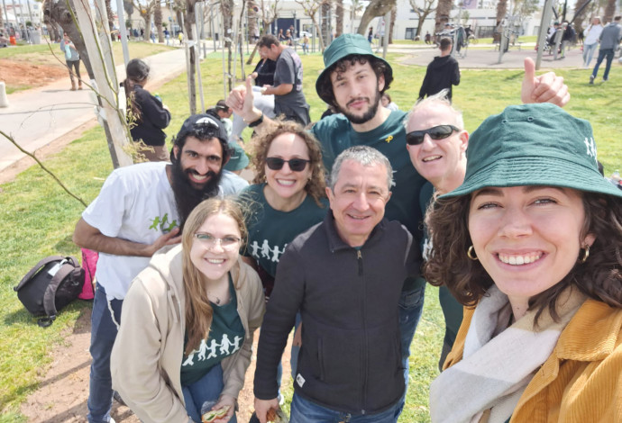 צוות במתנדבים לסרטן (צילום:  באדיבות המעגל של ג'רמי)