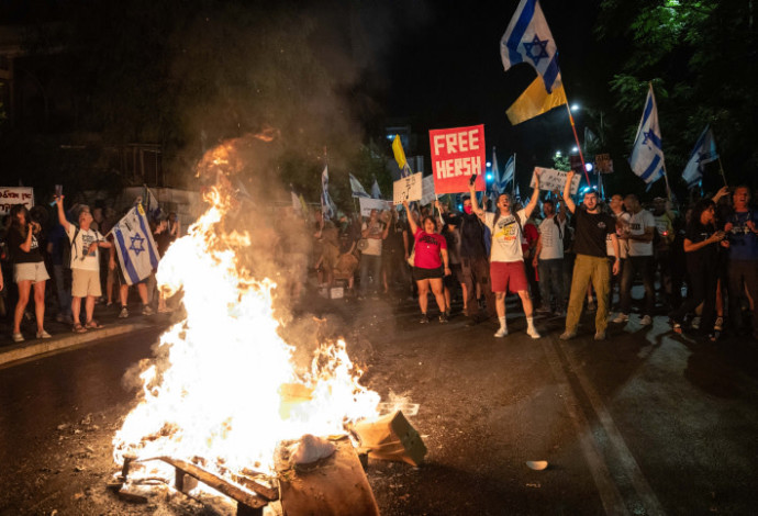 הפגנה נגד הממשלה בירושלים (צילום:  יונתן זינדל, פלאש 90)
