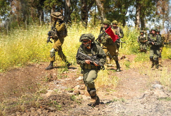 לוחמי מילואים באימון ברמת הגולן  (צילום:  מיכאל גלעדי, פלאש 90)