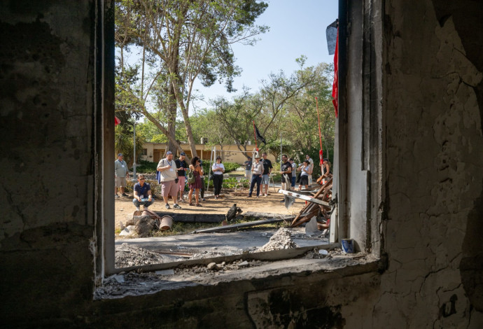 משלחת הקונגרס היהודי העולמי בעוטף עזה (צילום:  שחר עזרן)