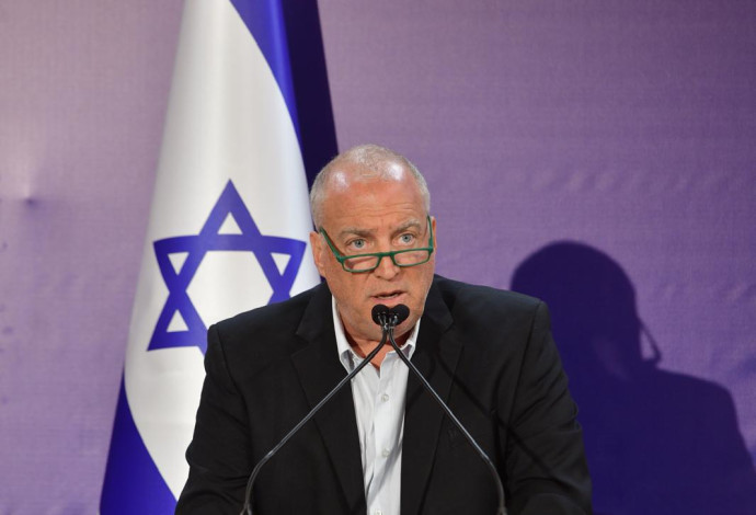 אייל אשל נואם במסיבת העיתונאים של ועדת החקירה האזרחית לאירועי 7 באוקטובר (צילום:  אבשלום ששוני)
