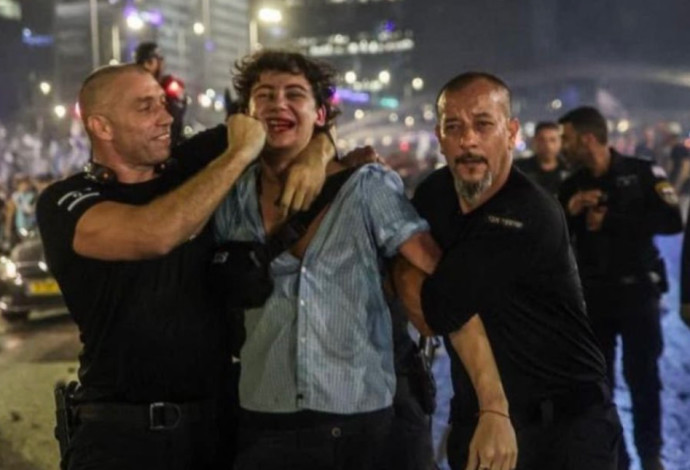 מעצרו של עומר גת (צילום:  שימוש לפי סעיף 27 א')