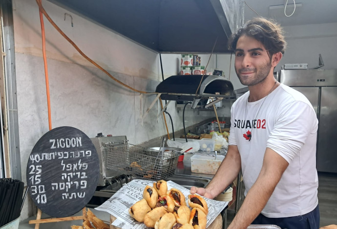 שלומי זיגדון ב"זיגדון" בנתיבות (צילום:  משה כהן)