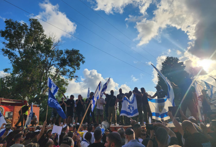 המחאה בבית ליד (צילום:  ללא קרדיט)