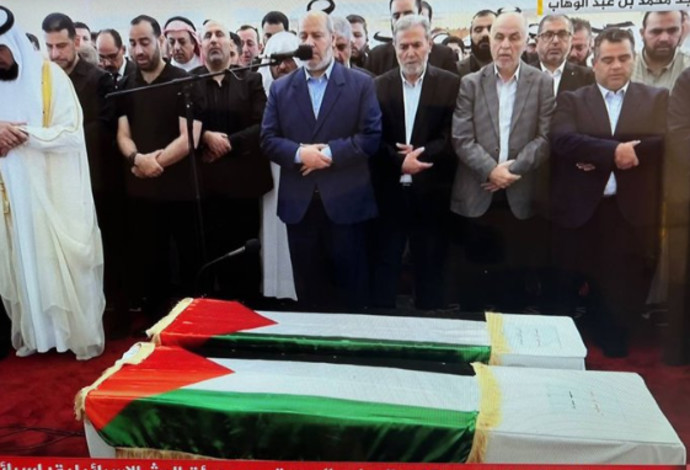 הלוויתם של איסמעיל הנייה ושל שומר ראשו בדוחא שבקטאר (צילום:  רשתות ערביות, שימוש לפי סעיף 27 א')