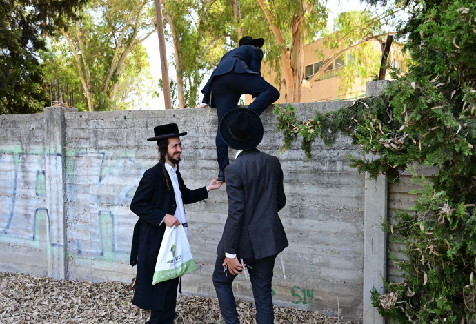 פריצת הפלג הירושלמי לתל-השומר (צילום:  אבשלום ששוני)