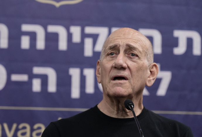 אהוד אולמרט בוועדת חקירה אזרחית (צילום:  אבשלום ששוני)